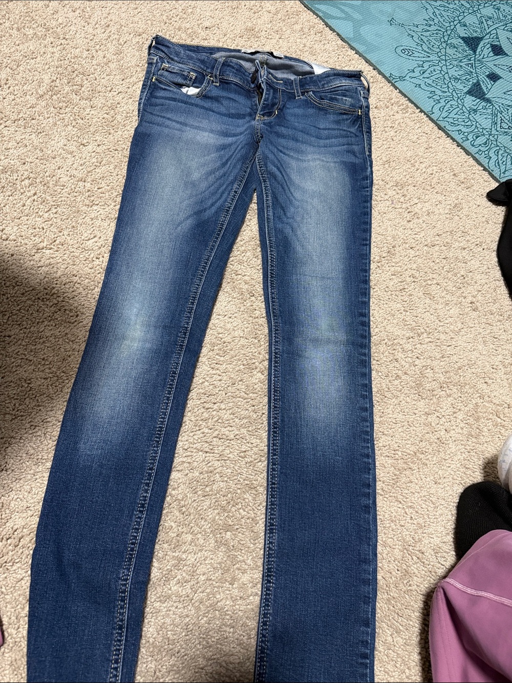 Hollister Women's Skinny Jeans in Medium Blue Wash